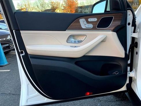 Used 2025 Mercedes-Benz GLE 350 4MATIC image 18