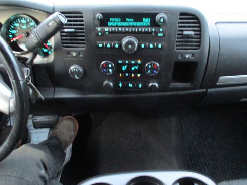 Used 2013 Chevrolet Silverado 2500 LT w/ Interior Plus Package image 29