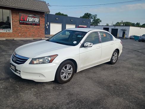 Used 2011 Honda Accord LX-P image 3