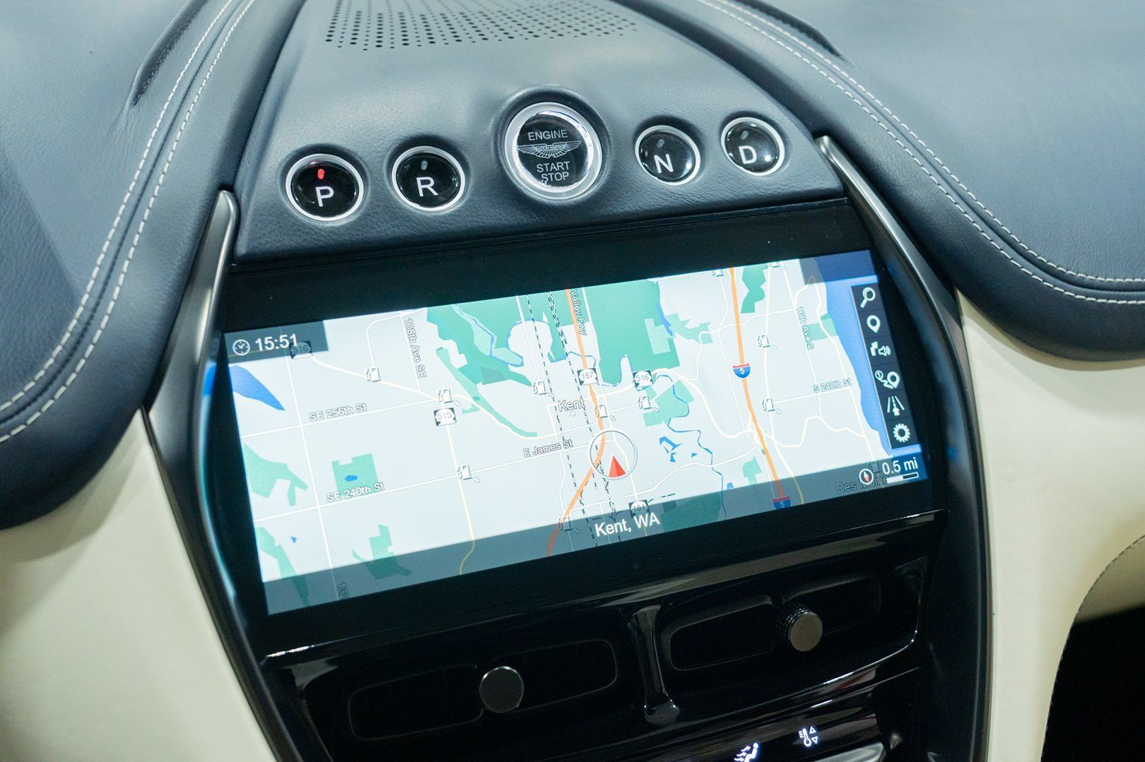 Used 2021 Aston Martin DBX AWD/4WD image 51