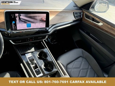Used 2025 Volkswagen Atlas SE AWD/4WD image 25