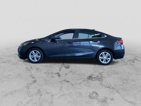 Used 2017 Chevrolet Cruze LT image 7