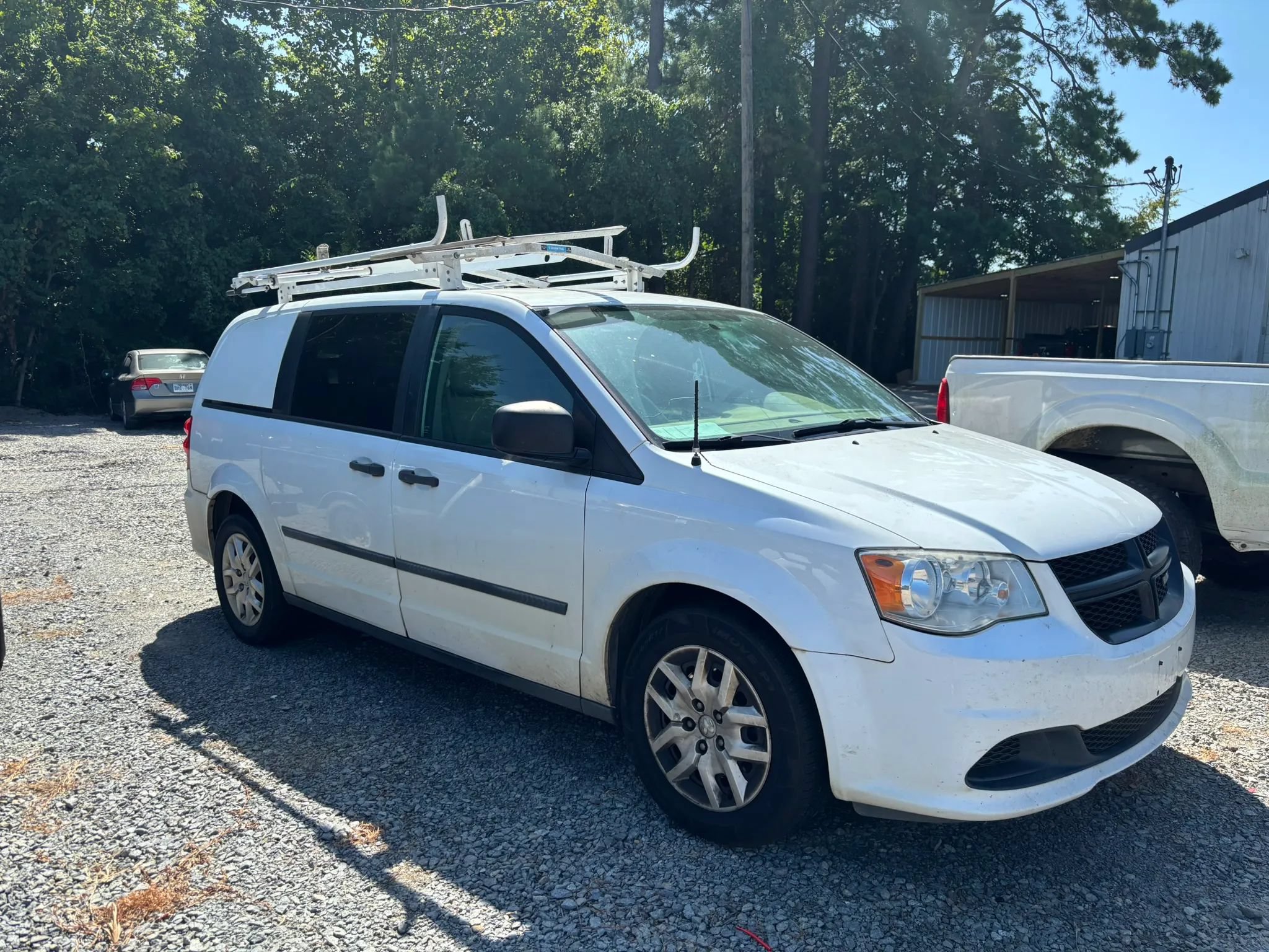 Used 2015 RAM C/V Tradesman w/ UConnect Hands-Free Group FWD image 2