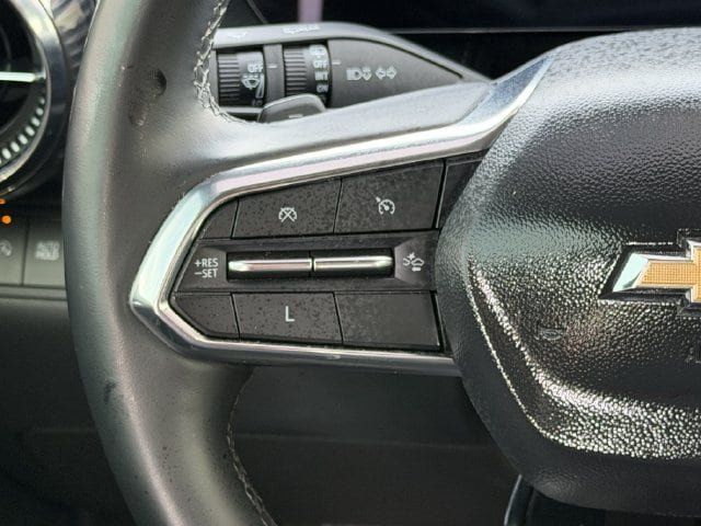 Used 2025 Chevrolet Equinox LT w/ Safety and Technology Package FWD image 12