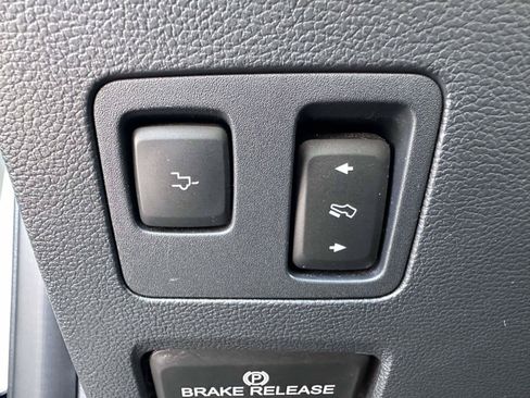 Used 2022 Ford F250 Lariat w/ Lariat Ultimate Package AWD/4WD image 19