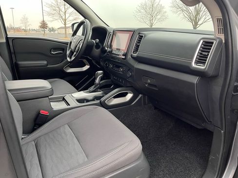 Used 2023 Nissan Frontier SV w/ SV Convenience Package image 14