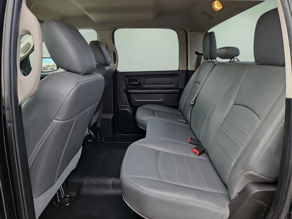 Used 2019 RAM 1500 Tradesman w/ Chrome Appearance Group RWD image 13