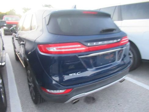 Used 2019 Lincoln MKC Reserve FWD image 4