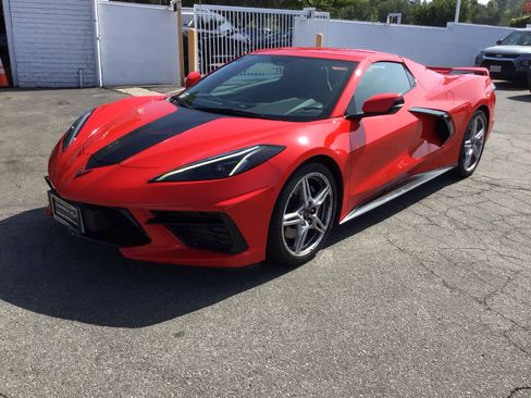 Used 2021 Chevrolet Corvette Stingray Convertible w/ Z51 Performance Package RWD image 2