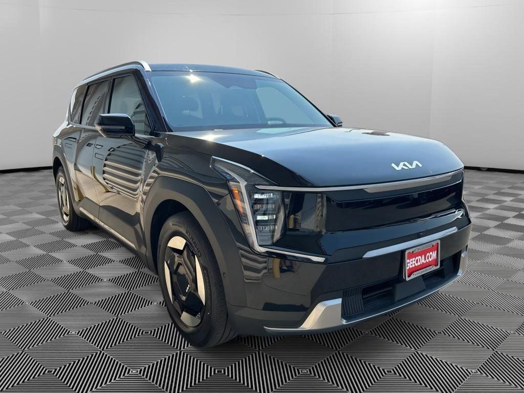 Certified 2026 Kia EV9 Wind AWD/4WD image 4