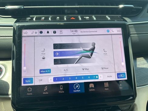 Used 2024 Jeep Grand Cherokee Limited image 45