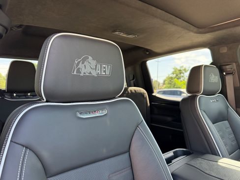 Used 2025 GMC Sierra 1500 AT4X w/ AT4X AEV Edition AWD/4WD image 11