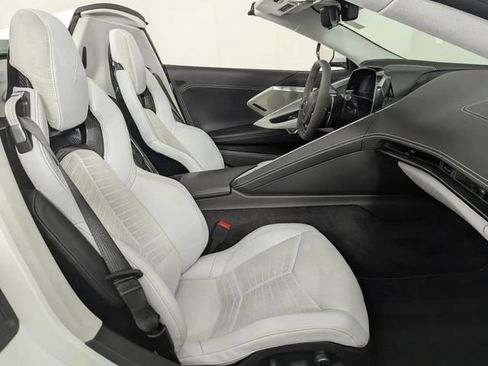 Used 2024 Chevrolet Corvette Stingray Premium Conv w/ Z51 Performance Package RWD image 30