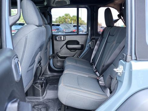 Used 2024 Jeep Wrangler Sport S image 10