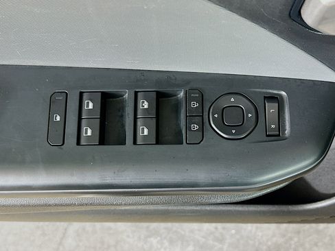 Used 2025 Kia K4 LXS image 15