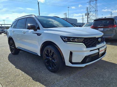 Used 2021 Kia Sorento SX image 2