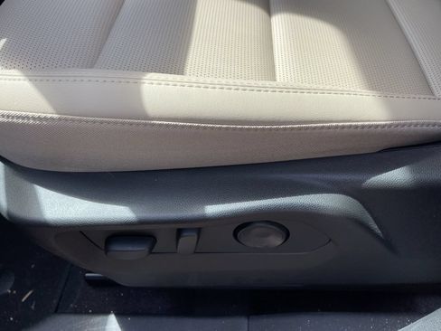 Used 2025 Buick Envision Preferred AWD/4WD image 12