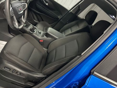 Used 2024 GMC Terrain SLE w/ Driver Convenience Package image 12