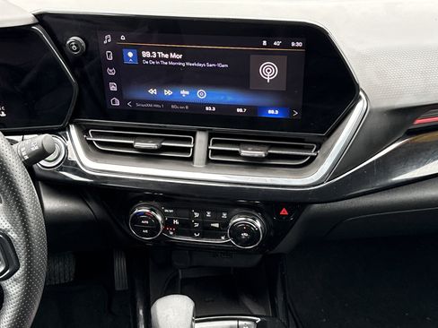 Certified 2024 Chevrolet Trax RS w/ Sunroof Package image 29