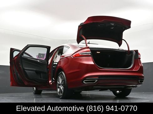 Used 2017 Ford Fusion SE w/ Equipment Group 201A image 35