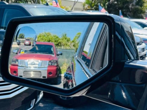 Used 2019 Chevrolet Suburban LT image 19