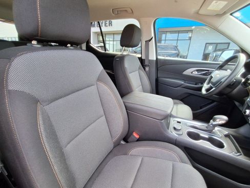 Used 2021 Chevrolet Traverse LS AWD/4WD image 15