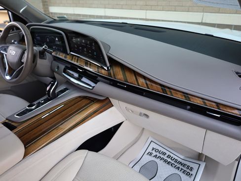 Used 2021 Cadillac Escalade Premium Luxury Platinum w/ LPO, Floor Liner Package AWD/4WD image 40