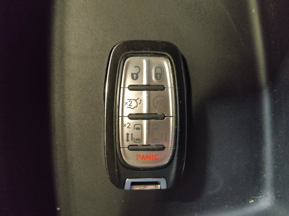 Used 2025 Chrysler Pacifica Select FWD image 32