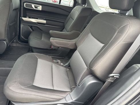 Used 2023 Ford Explorer XLT image 10