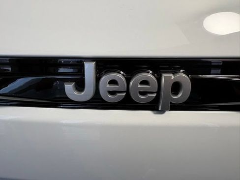 New 2026 Jeep Grand Cherokee Limited AWD/4WD image 14