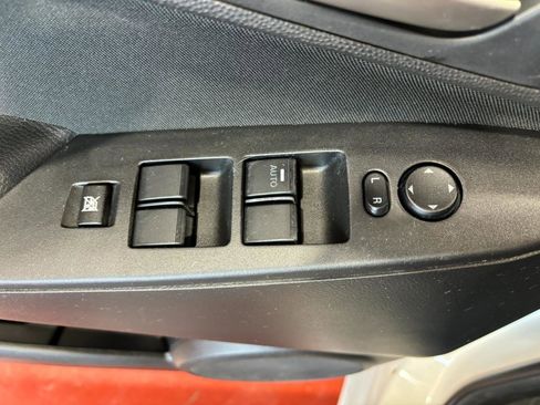 Used 2013 MAZDA MAZDA3 i Sport image 23