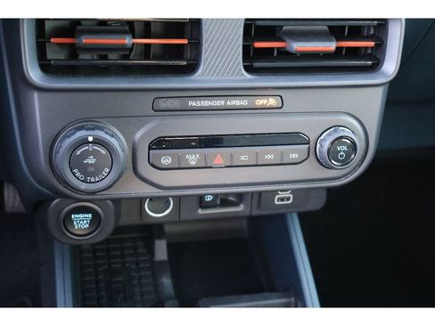Used 2025 Ford Maverick Lariat AWD/4WD image 30
