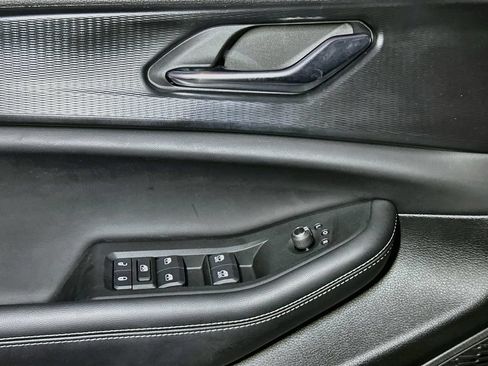 Certified 2025 Jeep Grand Cherokee L Altitude AWD/4WD image 17