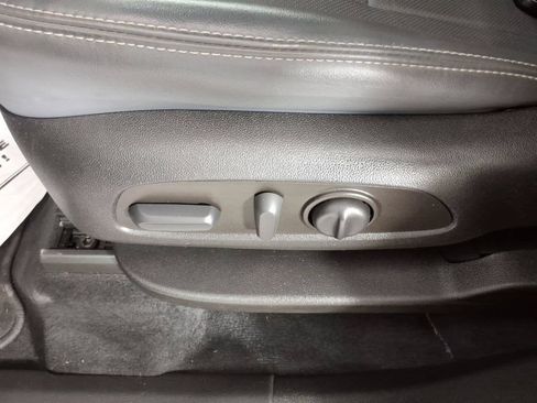 Used 2023 Buick Enclave Essence AWD/4WD image 15