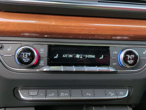 Certified 2021 Audi Q5 e Premium Plus w/ Premium Plus Package image 22