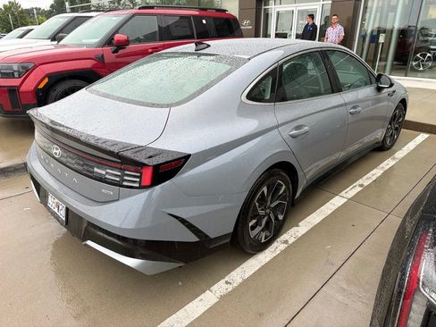Used 2024 Hyundai Sonata SEL AWD/4WD image 6