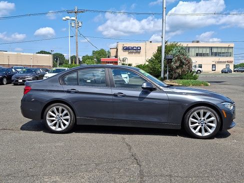 Used 2018 BMW 320i xDrive Sedan w/ Convenience Package AWD/4WD image 8