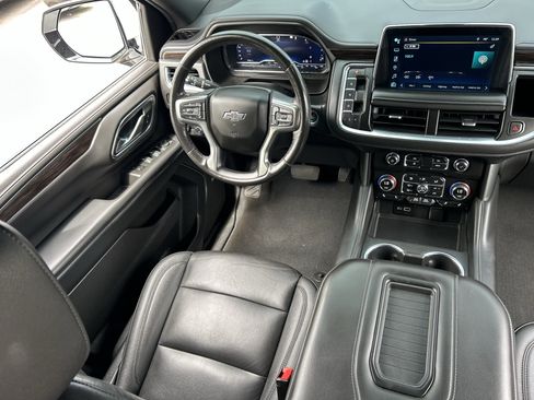 Used 2022 Chevrolet Tahoe Z71 w/ Luxury Package AWD/4WD image 12