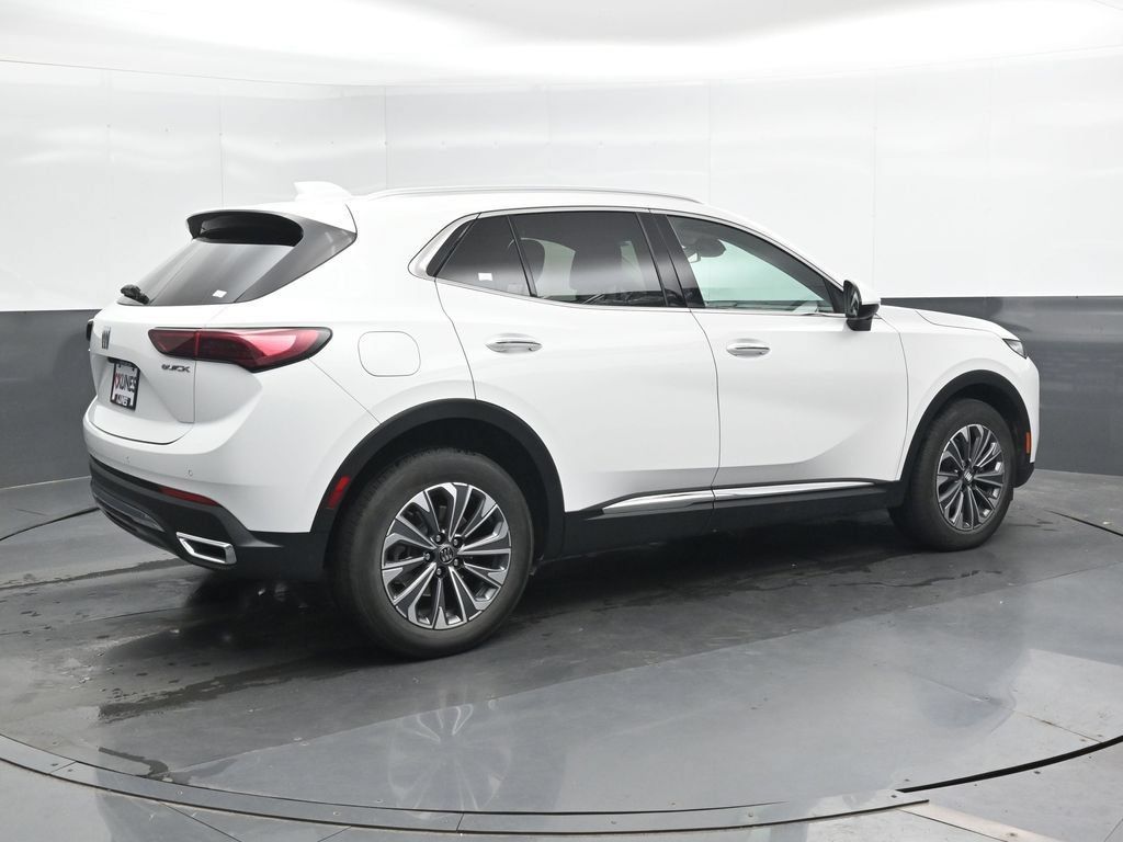 Used 2024 Buick Envision Preferred AWD/4WD image 3