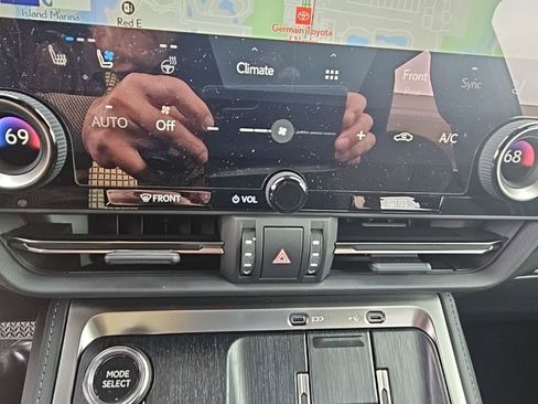 Certified 2025 Lexus GX 550 w/ Cold Area Package image 21