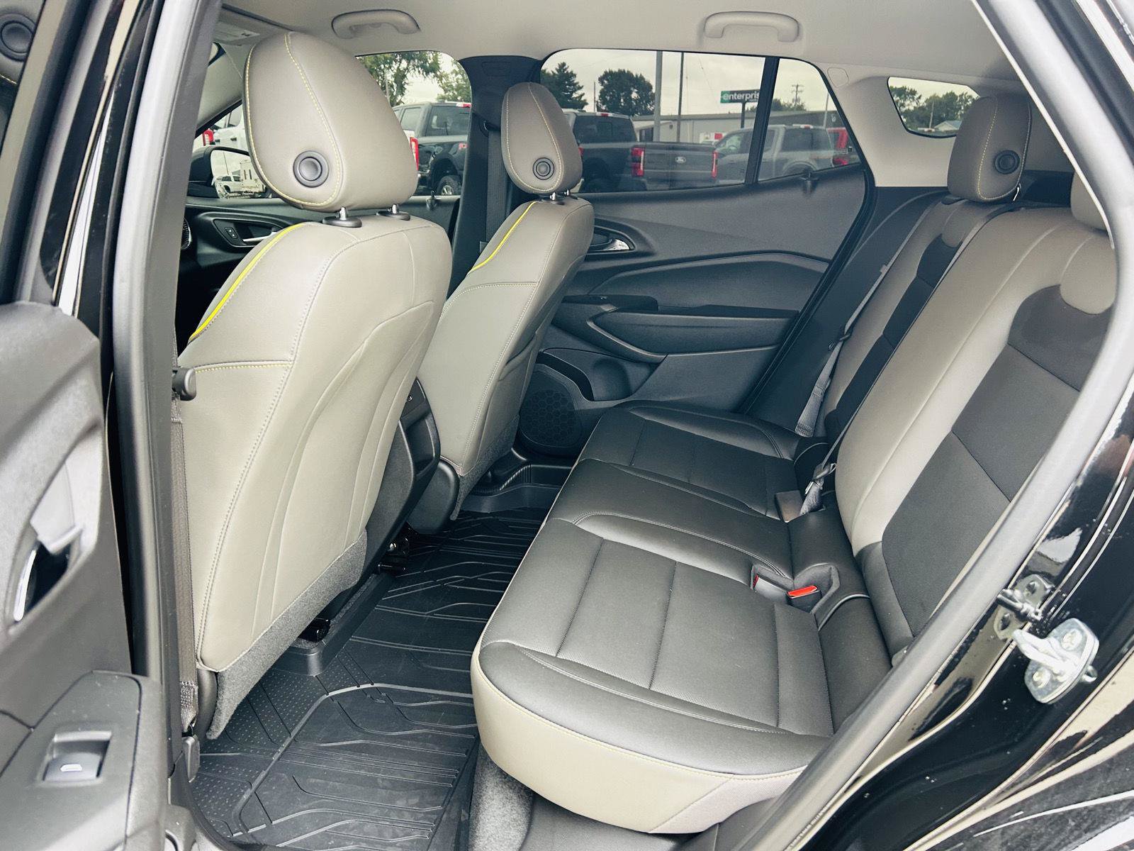 Used 2025 Chevrolet Trax ACTIV FWD image 24