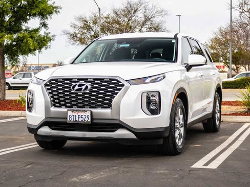 Used 2021 Hyundai Palisade SE w/ Winter Package image 3