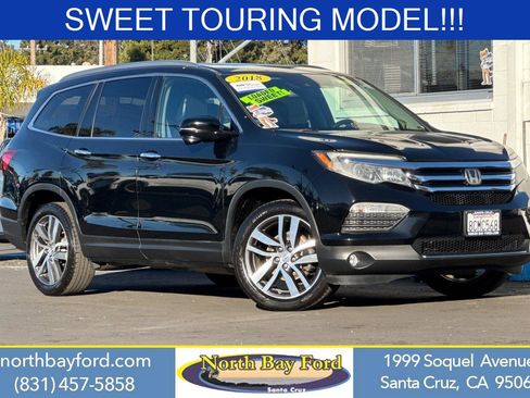 Used 2018 Honda Pilot Touring image 1