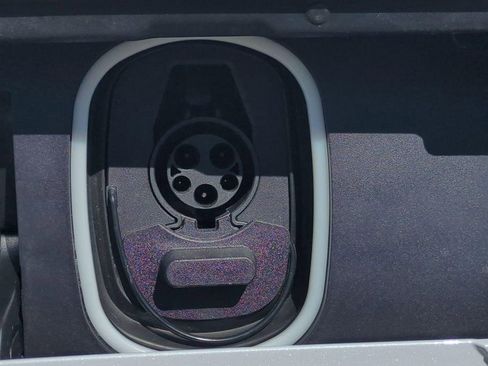 New 2026 Cadillac Lyriq Luxury image 18