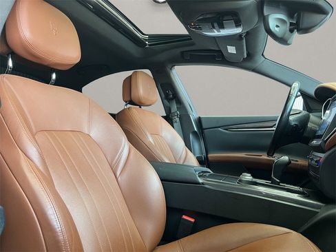 Used 2018 Maserati Ghibli image 16