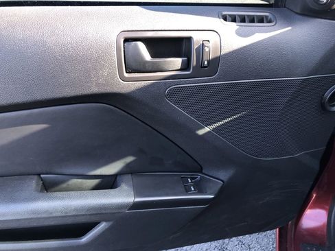 Used 2014 Ford Mustang Coupe image 11