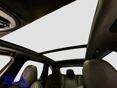 Used 2016 Porsche Cayenne Turbo image 24