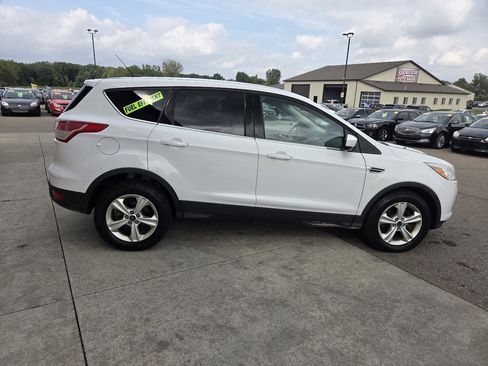 Used 2016 Ford Escape SE image 4