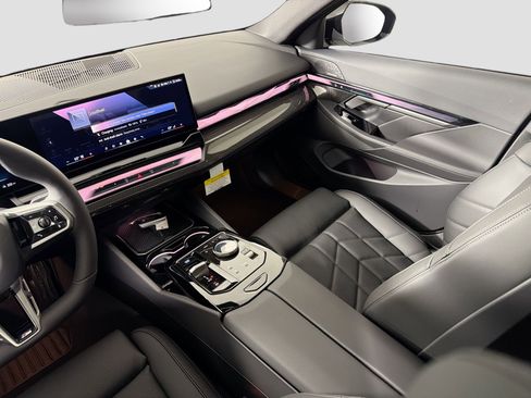 New 2026 BMW i5 eDrive40 w/ M Sport Package image 23