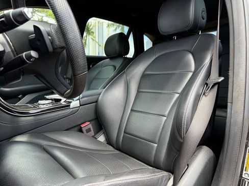 Used 2019 Mercedes-Benz GLC 300 4MATIC image 8